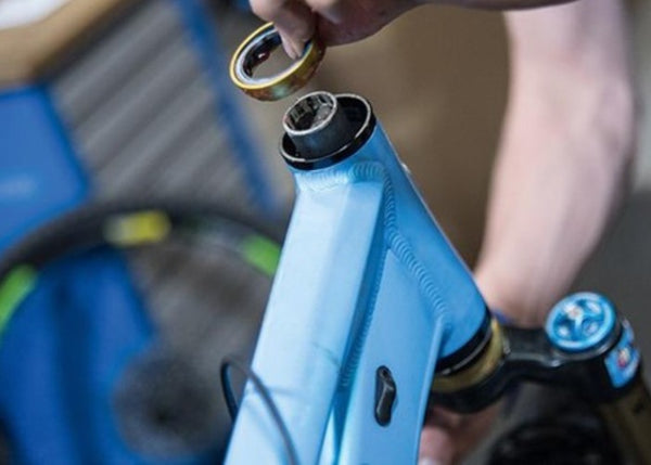 HEADSET / BOTTOM BRACKET SERVICE